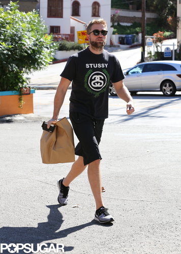 Even With a Scraggly Beard, Robert Pattinson Is Still Hot Even With a Scraggly Beard, Robert Pattinson Is Still Hot