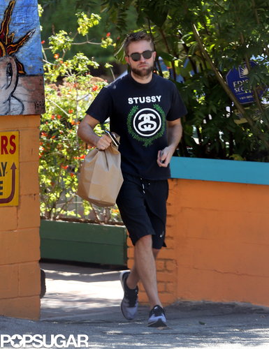 Even With a Scraggly Beard, Robert Pattinson Is Still Hot Even With a Scraggly Beard, Robert Pattinson Is Still Hot