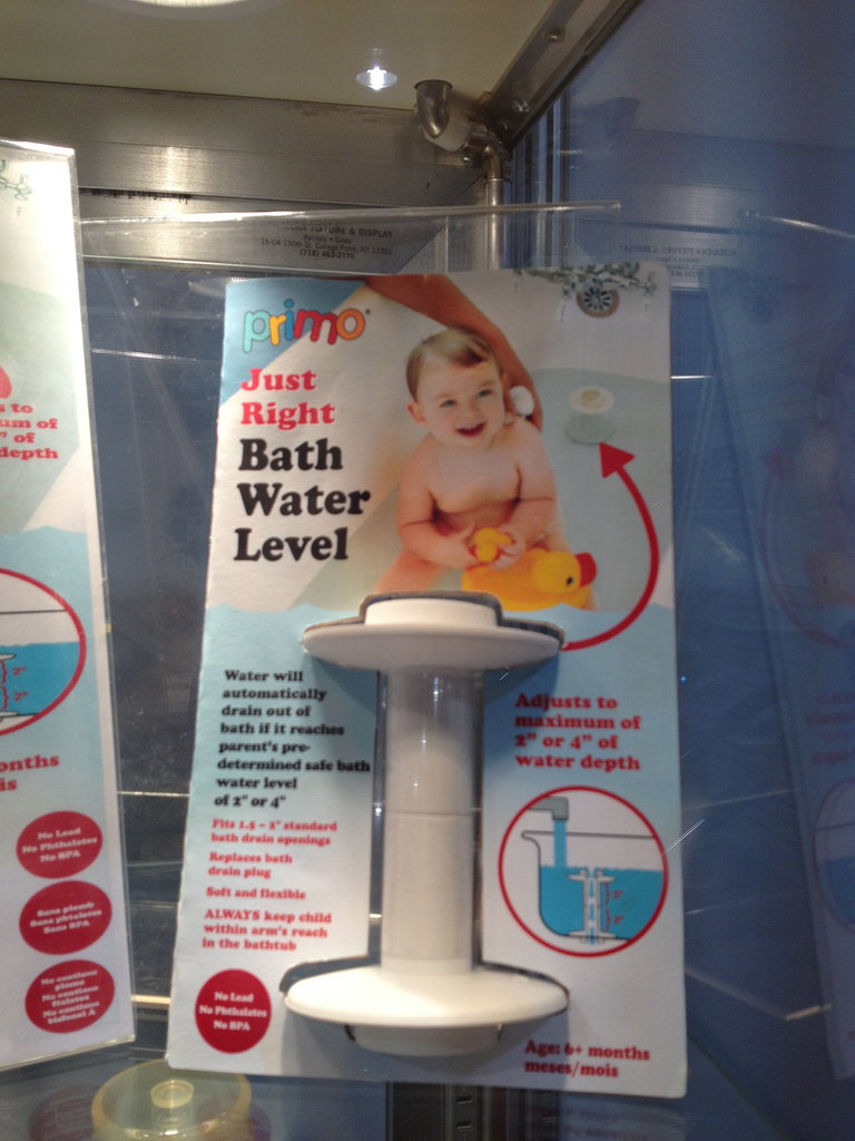 The "Just Right" Bath Water Level fits right in a tub's drain to ensure that parents don't overfill a tub with water that's too deep for tots.
