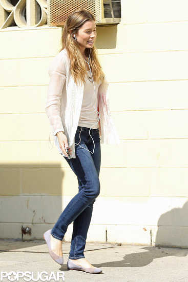 Jessica Biel continued working on Shiva and May in LA on Monday.
Jessica Biel continued working on Shiva and May in LA on Monday.