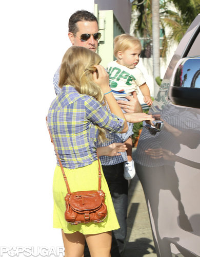 Reese Witherspoon's husband, Jim Toth, loaded son Tennessee and daughter Ava into their car.
Reese Witherspoon's husband, Jim Toth, loaded son Tennessee and daughter Ava into their car.