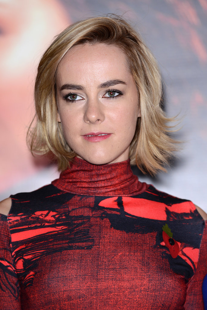 Jenna Malone's blond lob had loads of texture at a photocall that preempted the Catching Fire world premiere.
Jenna Malone's blond lob had loads of texture at a photocall that preempted the Catching Fire world premiere.