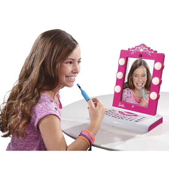 Barbie Digital Makeover Mirror Barbie Digital Makeover Mirror