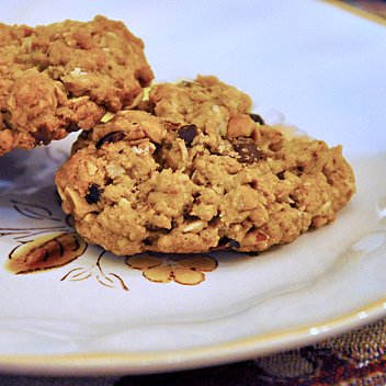 Hazelnut-Chocolate Oatmeal Cookies Hazelnut-Chocolate Oatmeal Cookies