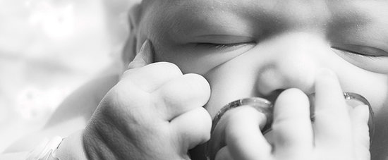 Shutterbug: 10 Pictures to Take on Baby's First Day Shutterbug: 10 Pictures to Take on Baby's First Day