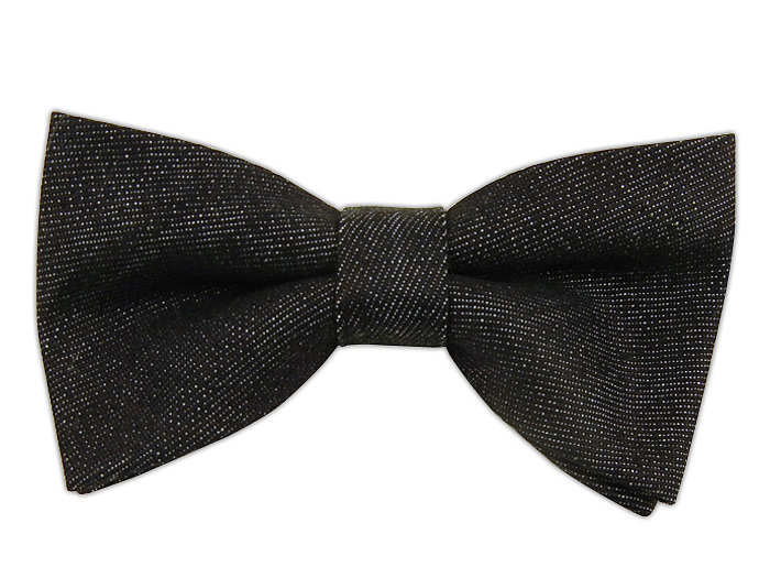 Who says that bow ties are only for the boys? The latest collaboration from Joe's Jeans and The Tie Bar ($25) combines your favorite pair of denim with what might be your most unexpected accessory.
— RK
Who says that bow ties are only for the boys? The latest collaboration from Joe's Jeans and The Tie Bar ($25) combines your favorite pair of denim with what might be your most unexpected accessory.
— RK
