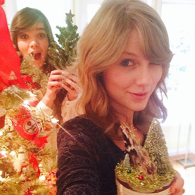 "Merry Swiftmas and Hailee New Year," Taylor Swift captioned this pic. Perfectly punny!
Source: Instagram user taylorswift
"Merry Swiftmas and Hailee New Year," Taylor Swift captioned this pic. Perfectly punny!
Source: Instagram user taylorswift