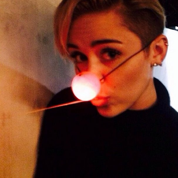 Miley Cyrus played Rudolph.
Source: Instagram user mileycyrus
Miley Cyrus played Rudolph.
Source: Instagram user mileycyrus