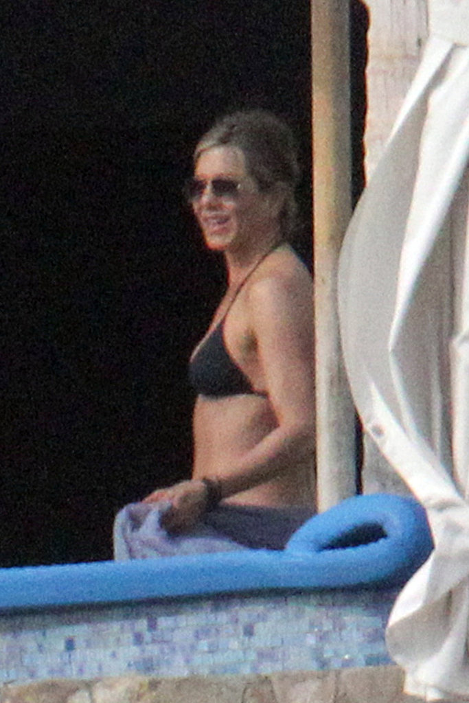 Jennifer Aniston Brings Bikinis, BFFs, and Her Buff Fiancé to Cabo