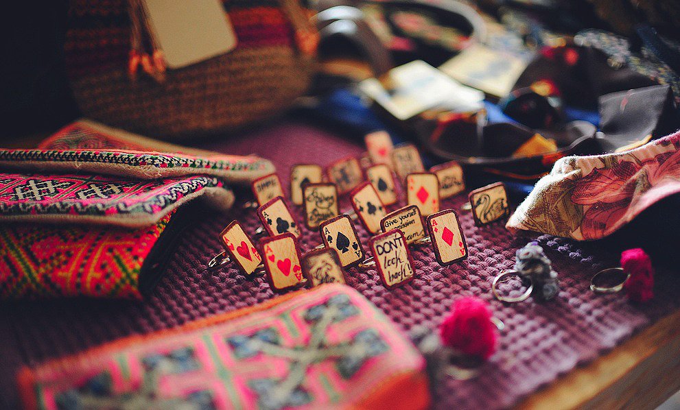 Master the Art of Flea Market Shopping Master the Art of Flea Market Shopping