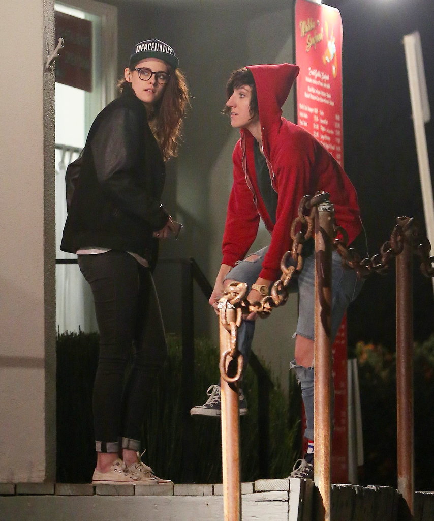 The actress wore glasses and her favorite Mercenaries hat. The actress wore glasses and her favorite Mercenaries hat.
