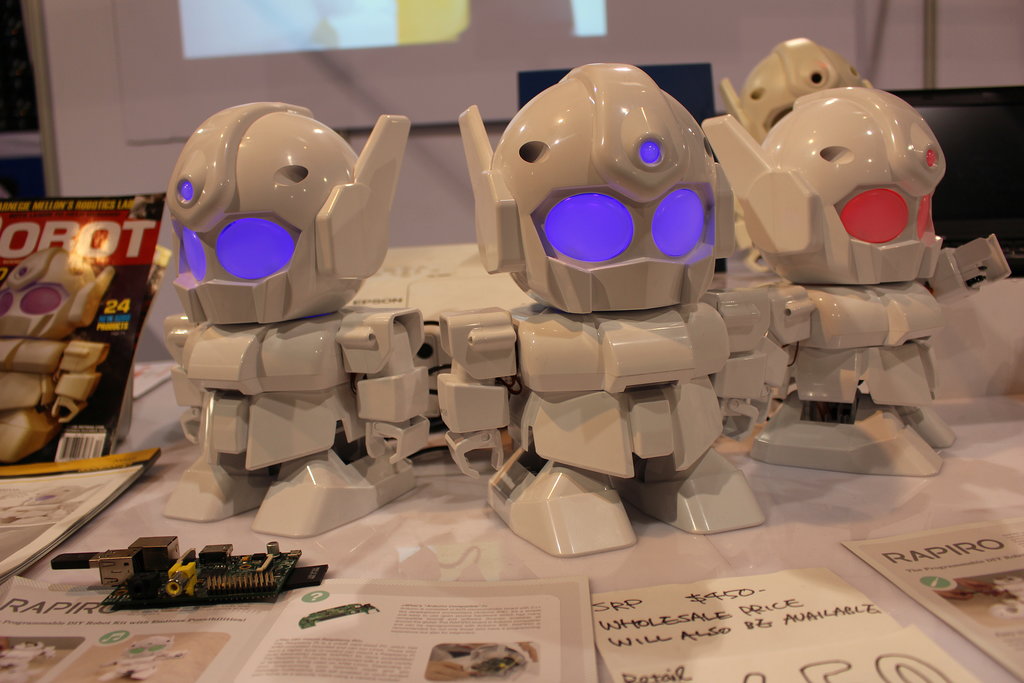 5 Adorable Robots at CES 2014 5 Adorable Robots at CES 2014