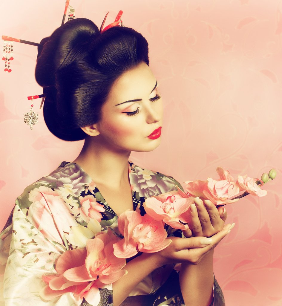 Dress Up as a Geisha and Walk the Streets of Kyoto, Japan Dress Up as a Geisha and Walk the Streets of Kyoto, Japan