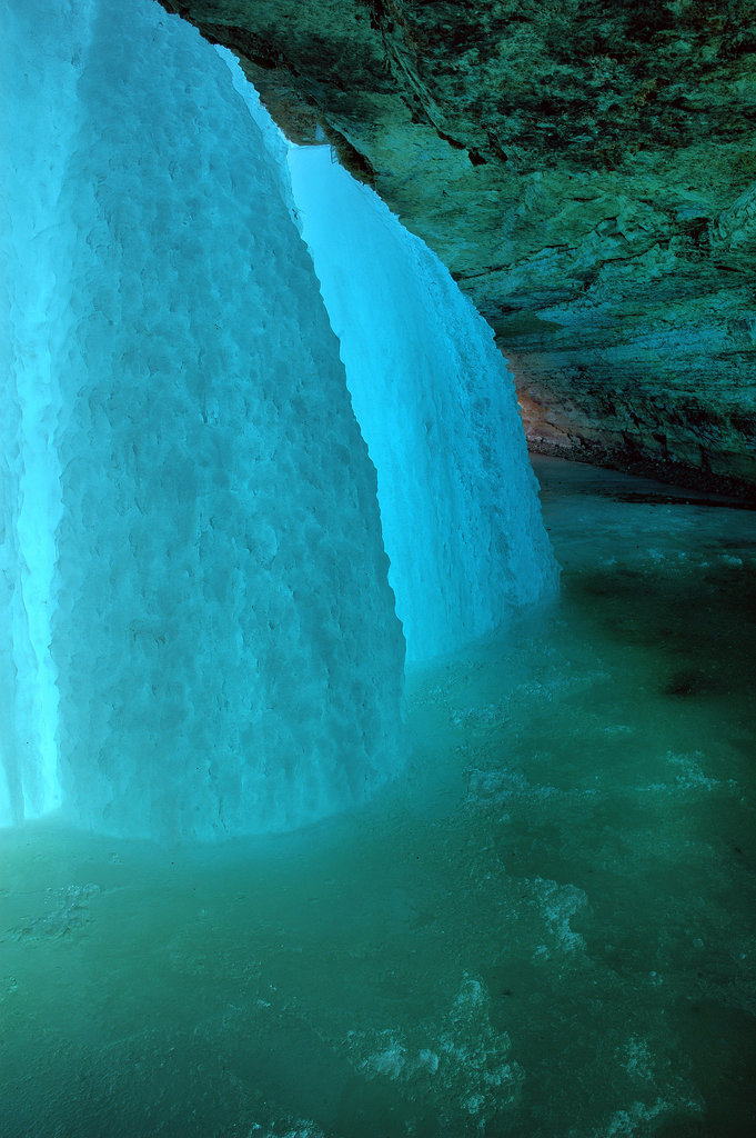 Walk Behind a Waterfall Walk Behind a Waterfall