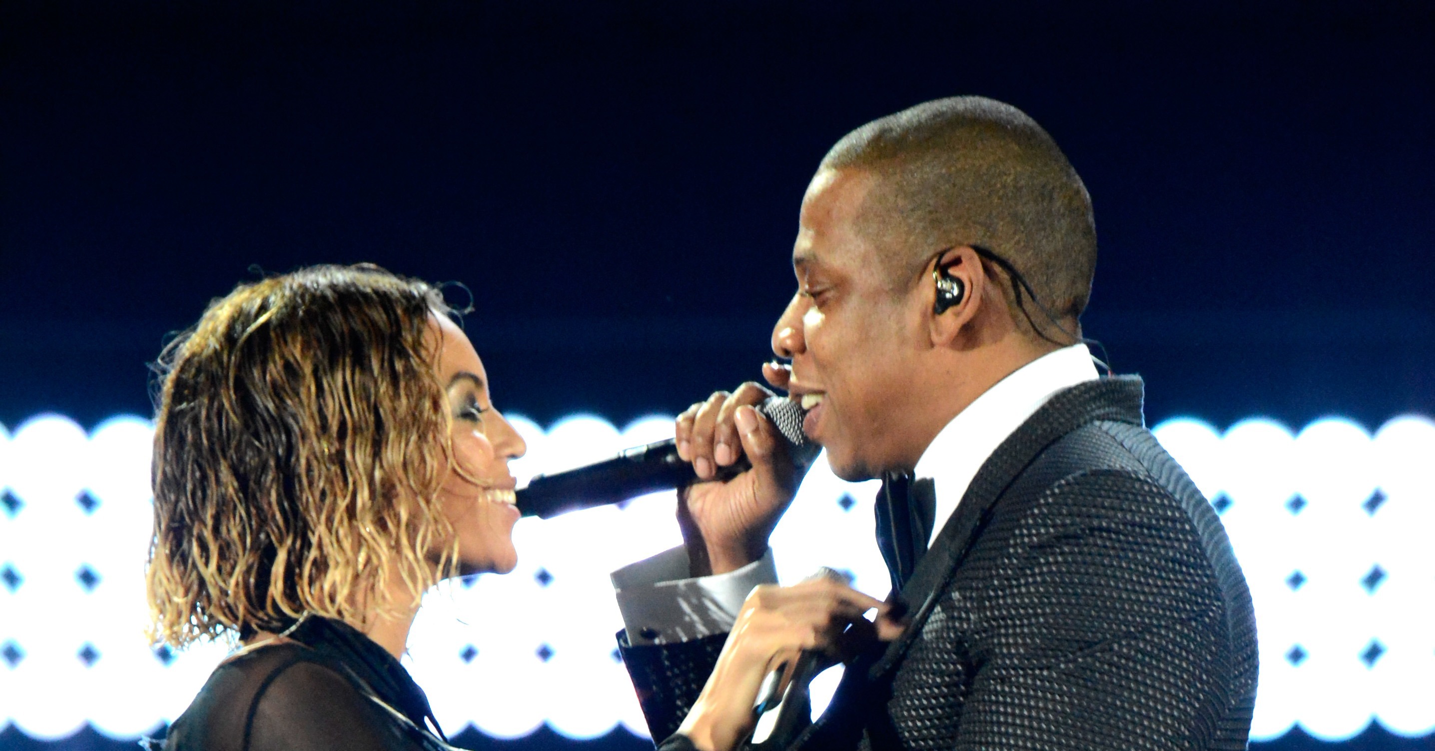 Beyoncé-Jay-Z-delivered-sexy-performance-Drunk-Love.jpg