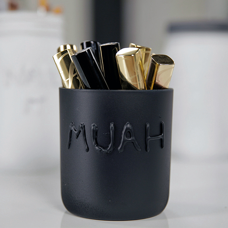 Mason Jar Makeup Storage: The Cutest DIY Ever?