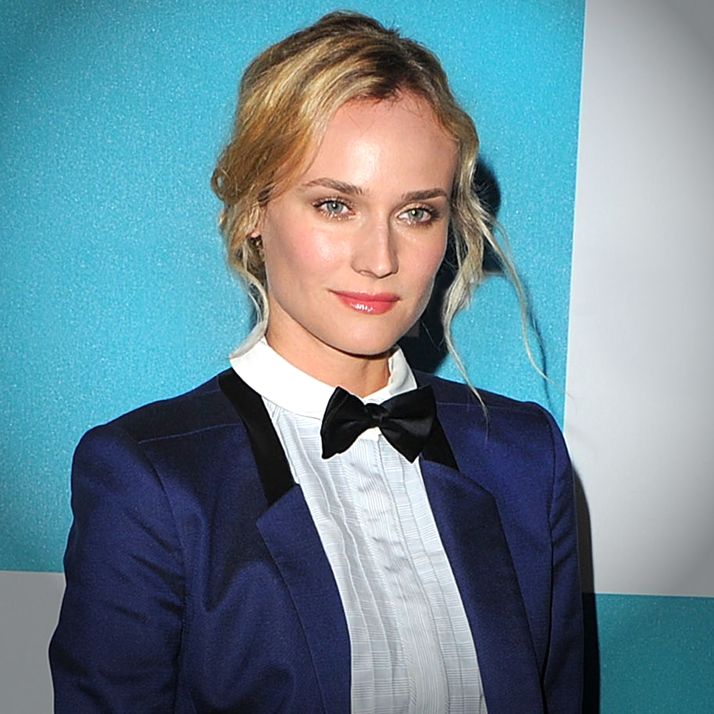 DIY: Velvet Bow Tie!