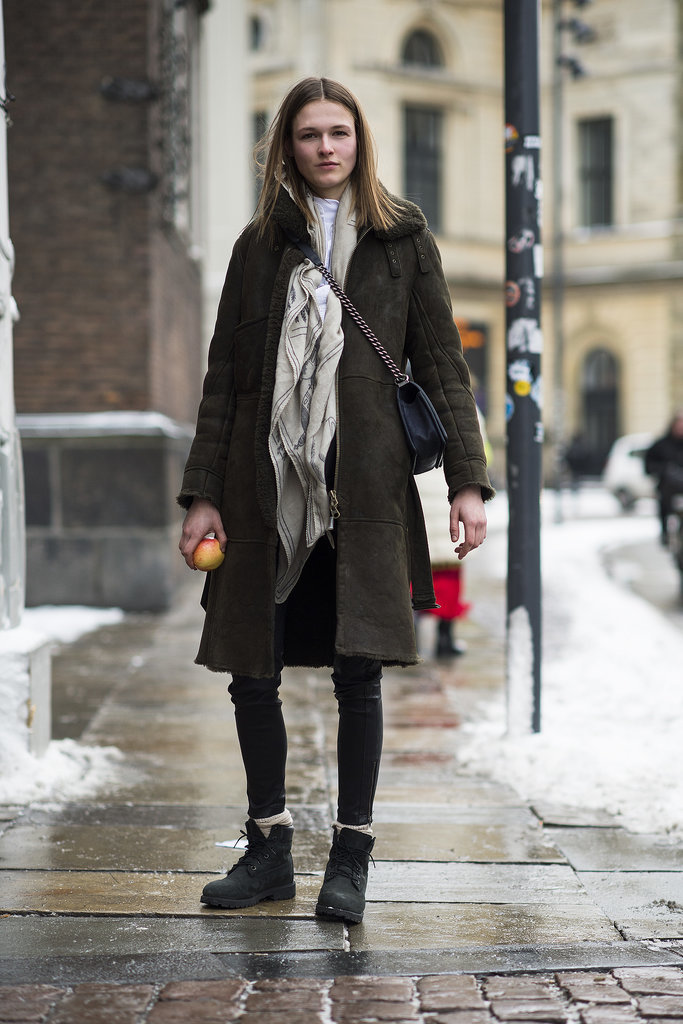 Dress up your shearling with a cross body bag.
Source: Le 21ème | Adam Katz Sinding
Dress up your shearling with a cross body bag.
Source: Le 21ème | Adam Katz Sinding