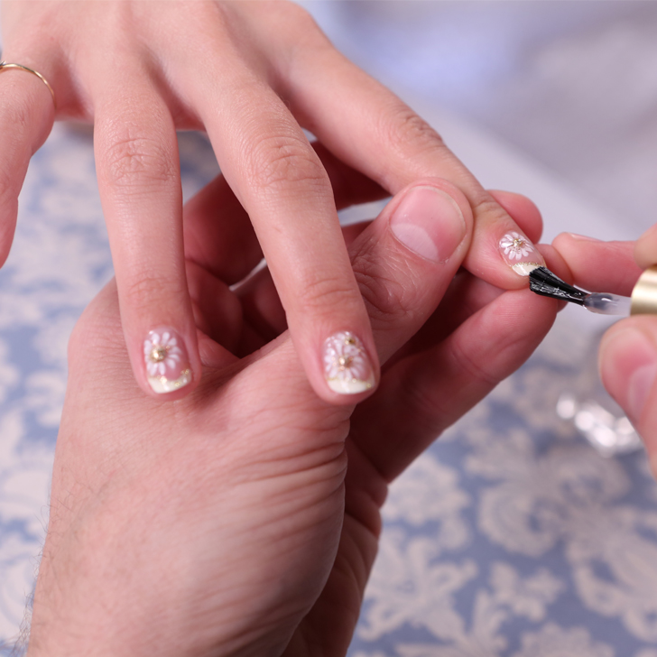Zooey, Jennifer, and Beyoncé Love Him — Meet Their Manicure Mastermind