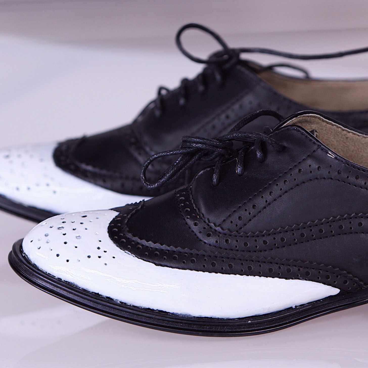 DIY: Two-Tone Oxfords in One Step!