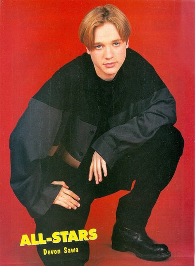 Happy Valentine’s Day From These ‘90s Heartthrobs Happy Valentine’s Day From These ‘90s Heartthrobs