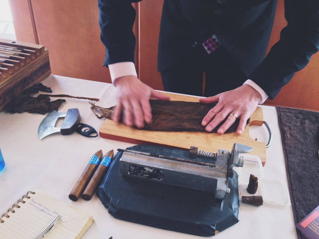 On-Site Cigar Rolling On-Site Cigar Rolling