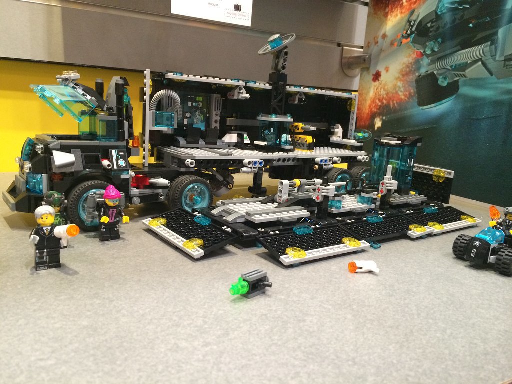 Lego Ultra Agents Mission HQ Lego Ultra Agents Mission HQ