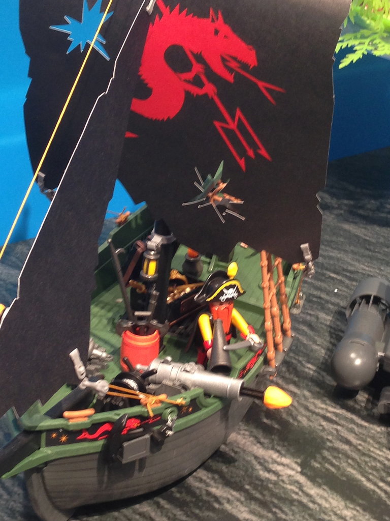 Playmobil Remote-Control Pirate Ship Playmobil Remote-Control Pirate Ship