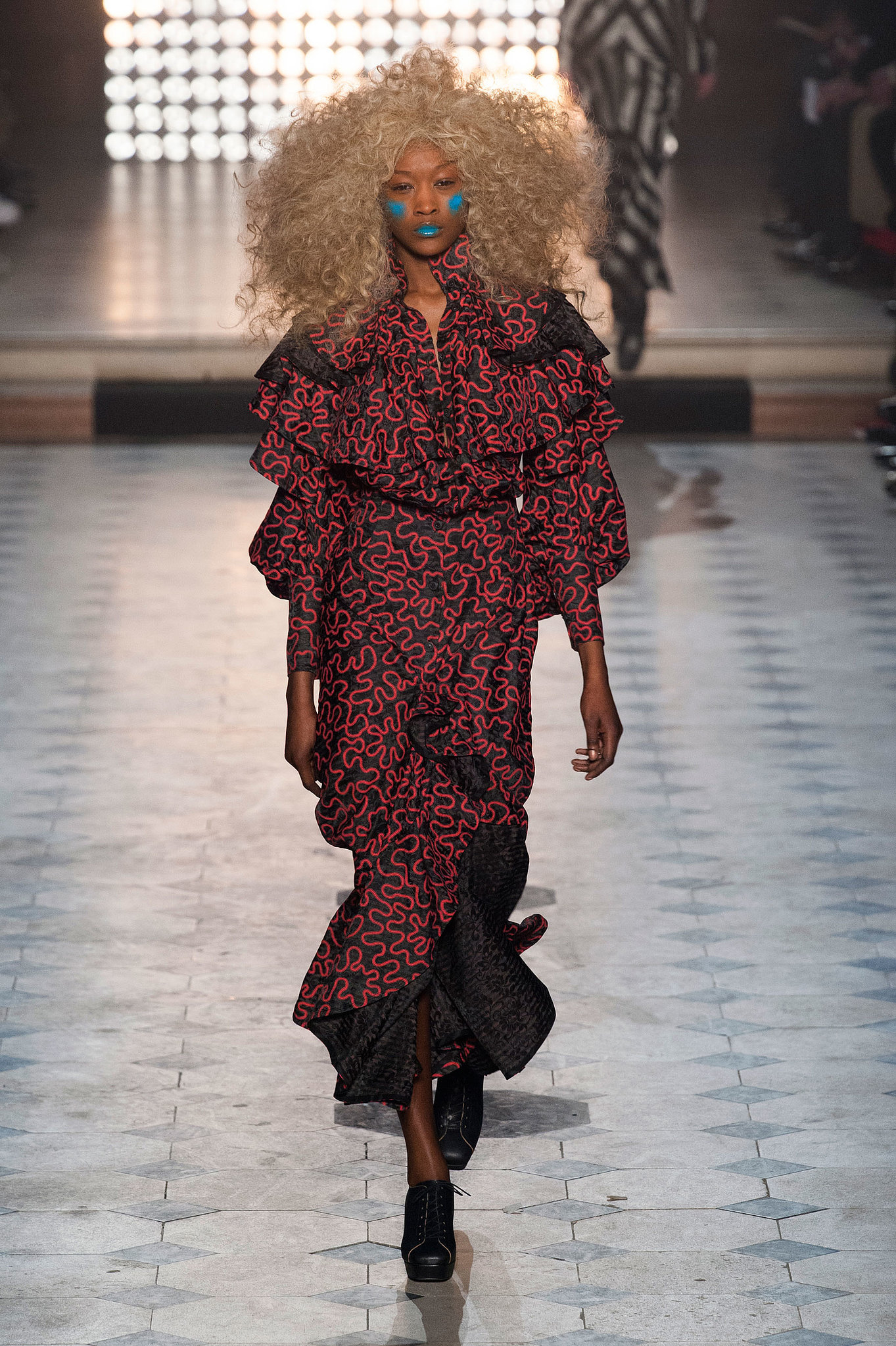 TOUT EN VOGUE!: Vivienne Westwood Goes For Gold in Paris