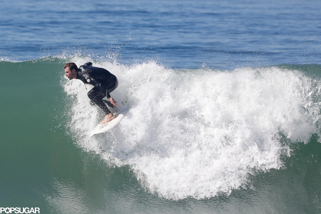 Let Chris Hemsworth Give You a Sexy Surfing Lesson