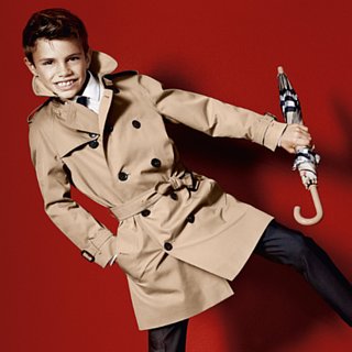 Kate Moss and Cara Delevingne in Burberry Campaign Kate Moss and Cara Delevingne in Burberry Campaign