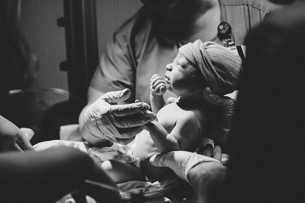 5 Tips For Photographing a Baby's Birth 5 Tips For Photographing a Baby's Birth