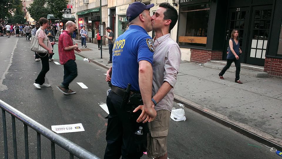 Street Smooch Street Smooch