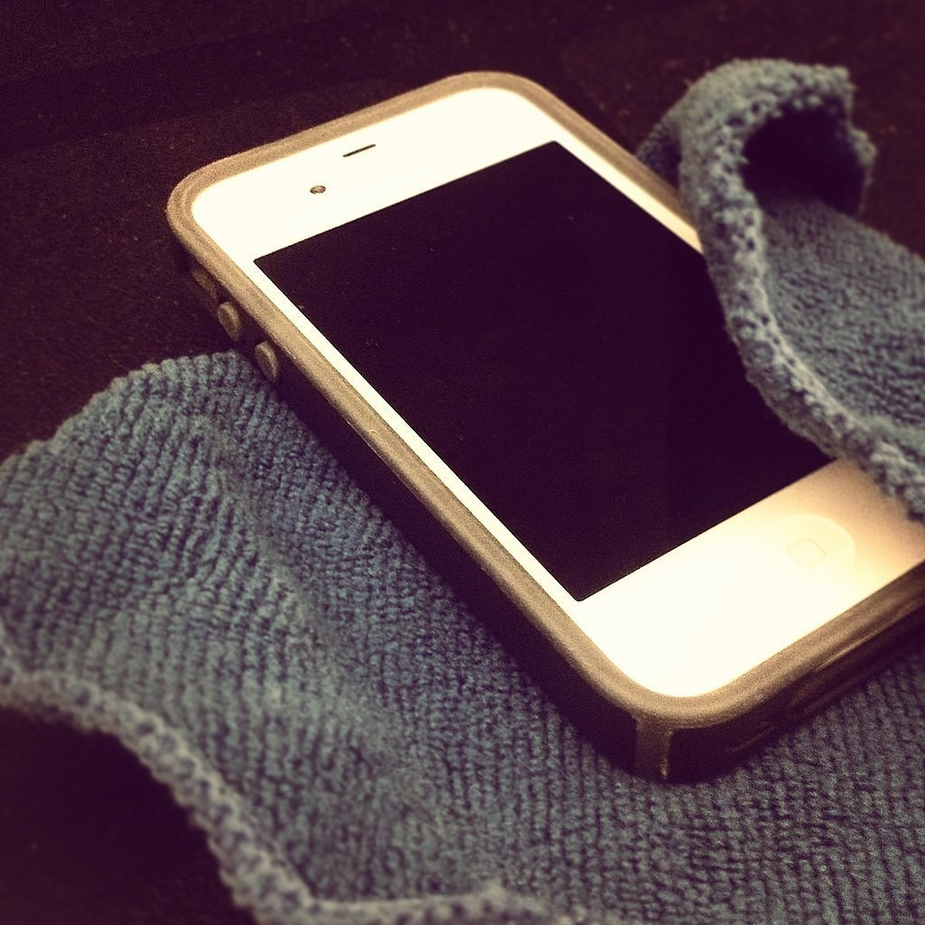 Your phones are superdirty. Here's how to clean them.
Your phones are superdirty. Here's how to clean them.