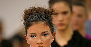 New York Fashion Week Trend Alert: Jeweled Necks New York Fashion Week Trend Alert: Jeweled Necks