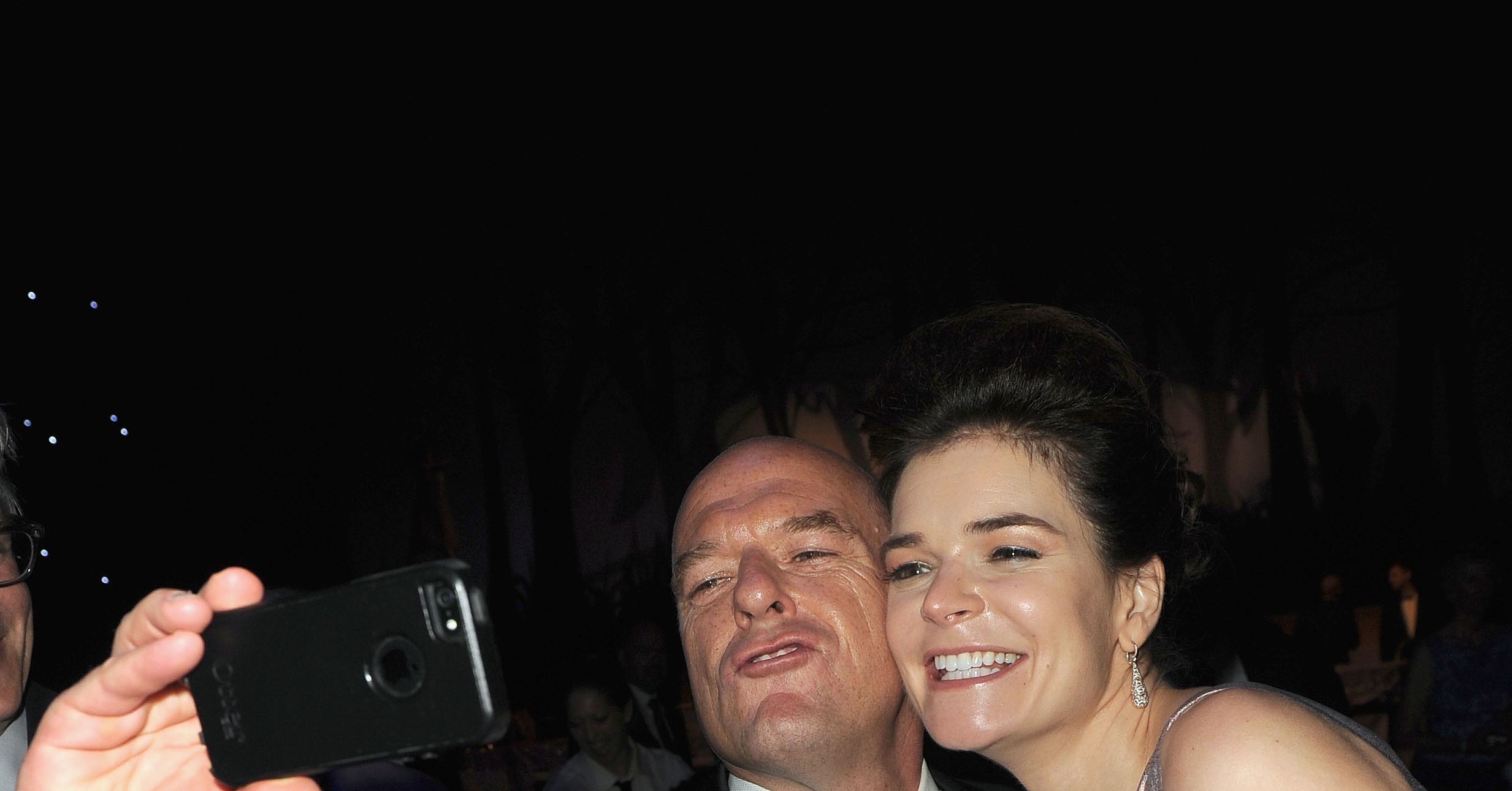 dean norris and wife dean norris snapped a selfie with his onscreen wife betsy dean norris and wife dean norris snapped a selfie with his onscreen wife betsy