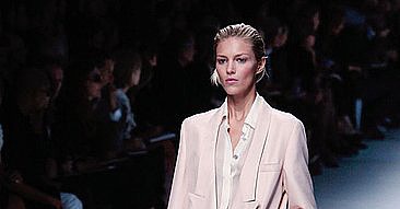 Cool Nineties From Stella McCartney Cool Nineties From Stella McCartney