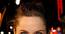 Sugar Bits - Amanda Peet Has a Baby Girl! Sugar Bits - Amanda Peet Has a Baby Girl!