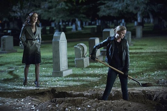Revenge Finale Pictures Are In! Who's Being Buried? Revenge Finale Pictures Are In! Who's Being Buried?