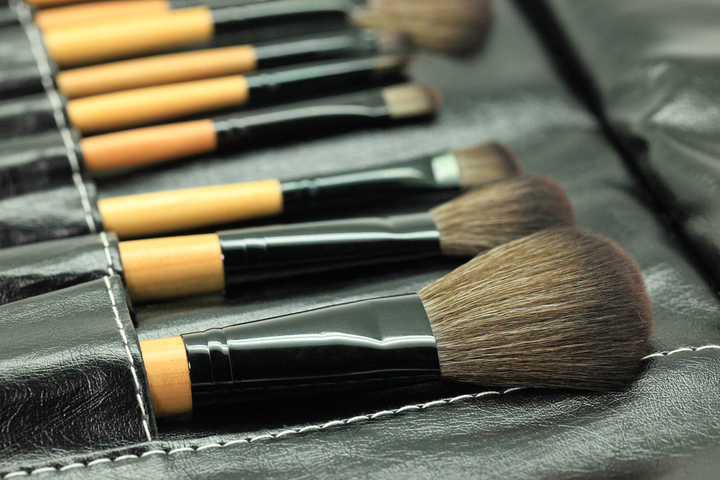 Makeup-Brush Cleaner Makeup-Brush Cleaner