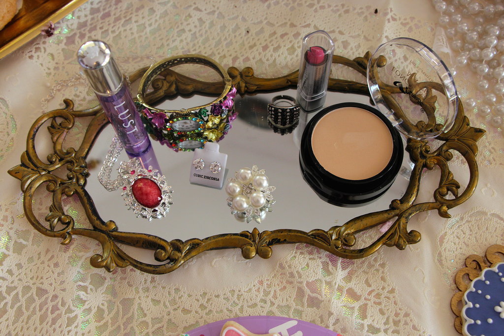 Makeup Fixings Makeup Fixings