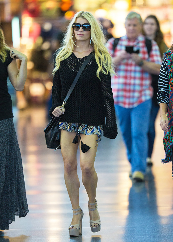 Jessica Simpson's sexy stems were on display at the JFK airport on Tuesday.
Jessica Simpson's sexy stems were on display at the JFK airport on Tuesday.