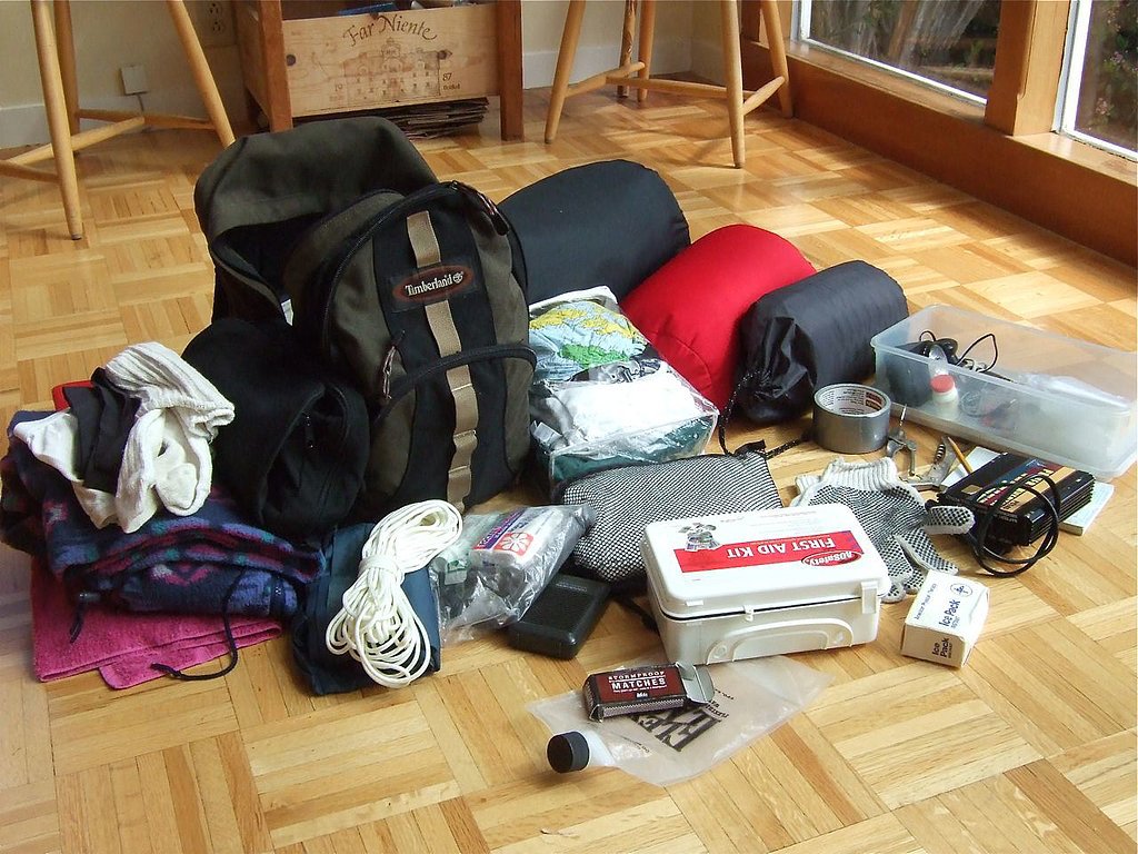 Build an Emergency Kit Build an Emergency Kit