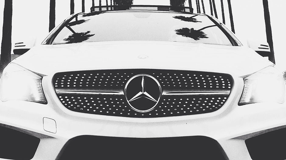 When the Smartwatch Meets a Luxury "Smart" Car When the Smartwatch Meets a Luxury "Smart" Car