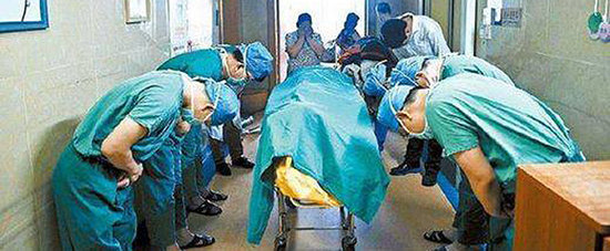 The Photo That Speaks Volumes About an 11-Year-Old Boy's Selfless Decision The Photo That Speaks Volumes About an 11-Year-Old Boy's Selfless Decision