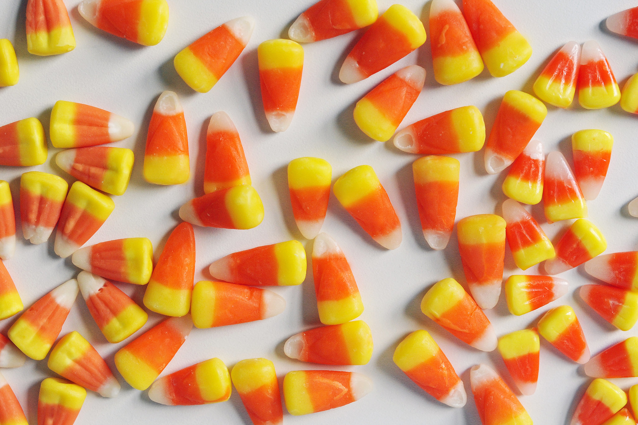exactly what candy corn is? im thinking sugar coated kernels ofsweetcorn? g...
