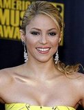  SHAKIRA LIKES TO PLAY GOLF