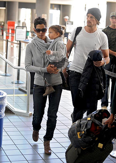 Halle and family at LAX after spending quality time at Disneyland