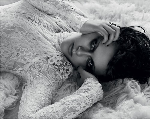 SEXY Kristen Stewart - White Lace Black Eyes.........
