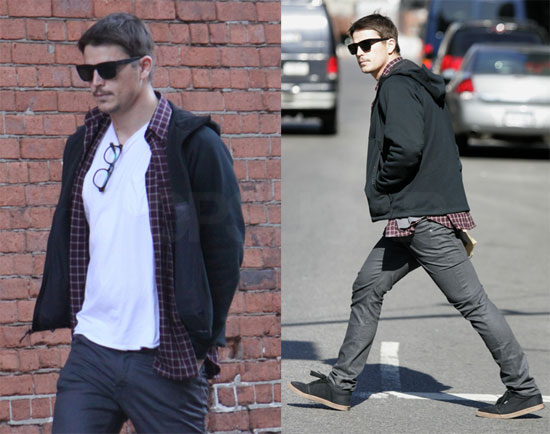 Photos of Josh Hartnett in NYC 2009-10-21 09:45:27